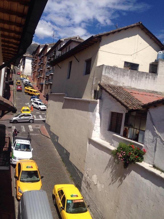 Colonial * Quito